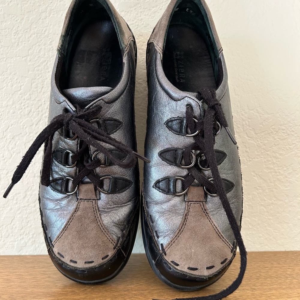 Ziera Allsorts walking comfort shoes. Lace up WIDE